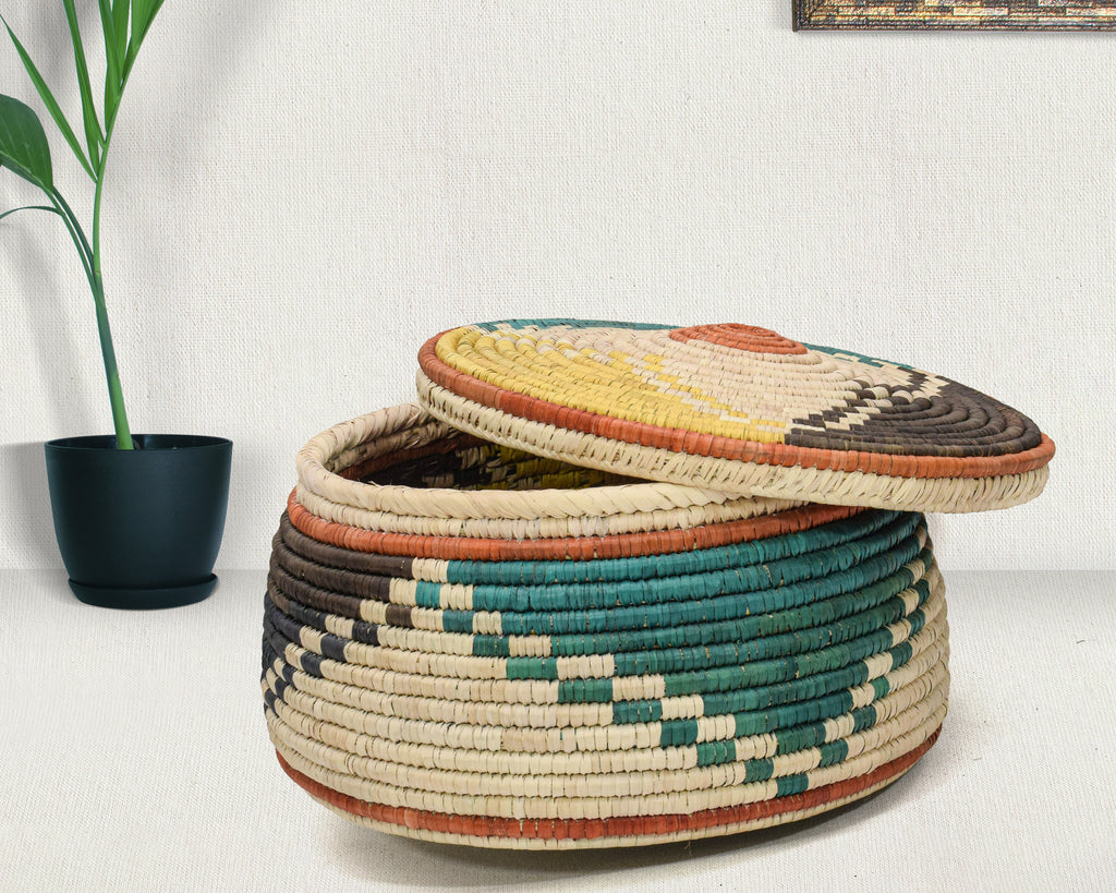 Tri-Leaf Lidded Basket