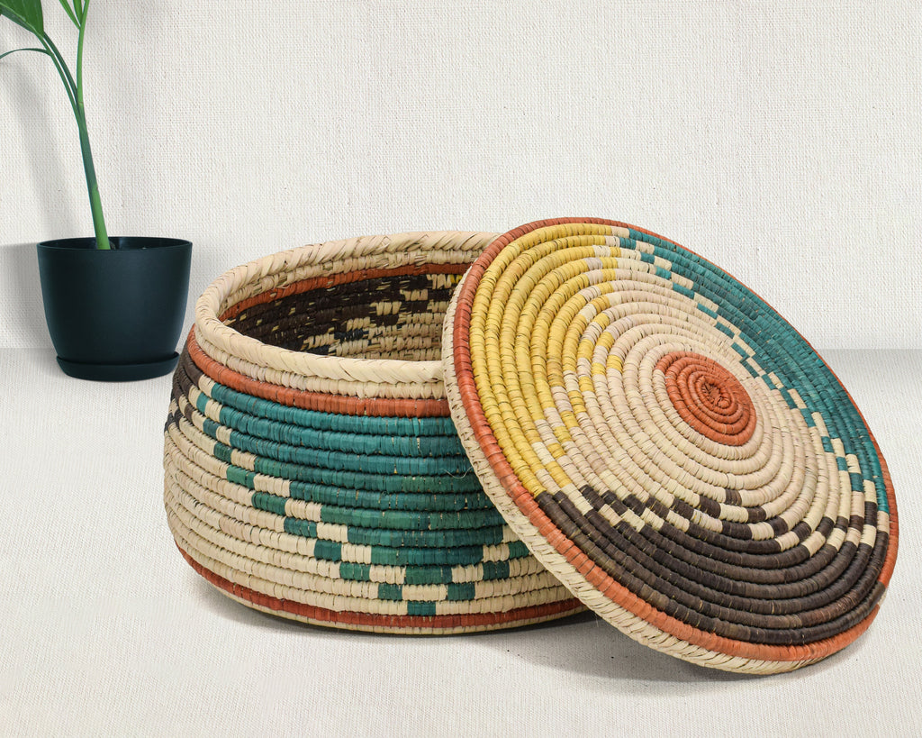 Tri-Leaf Lidded Basket