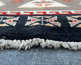 Arrows Navajo Inspired Hand-Knotted Carpet - 6x4 ft