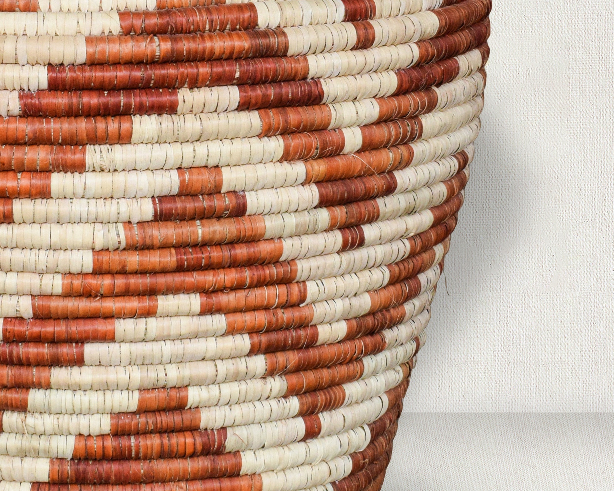 Cream Terracotta Diamond Pattern Potter Basket
