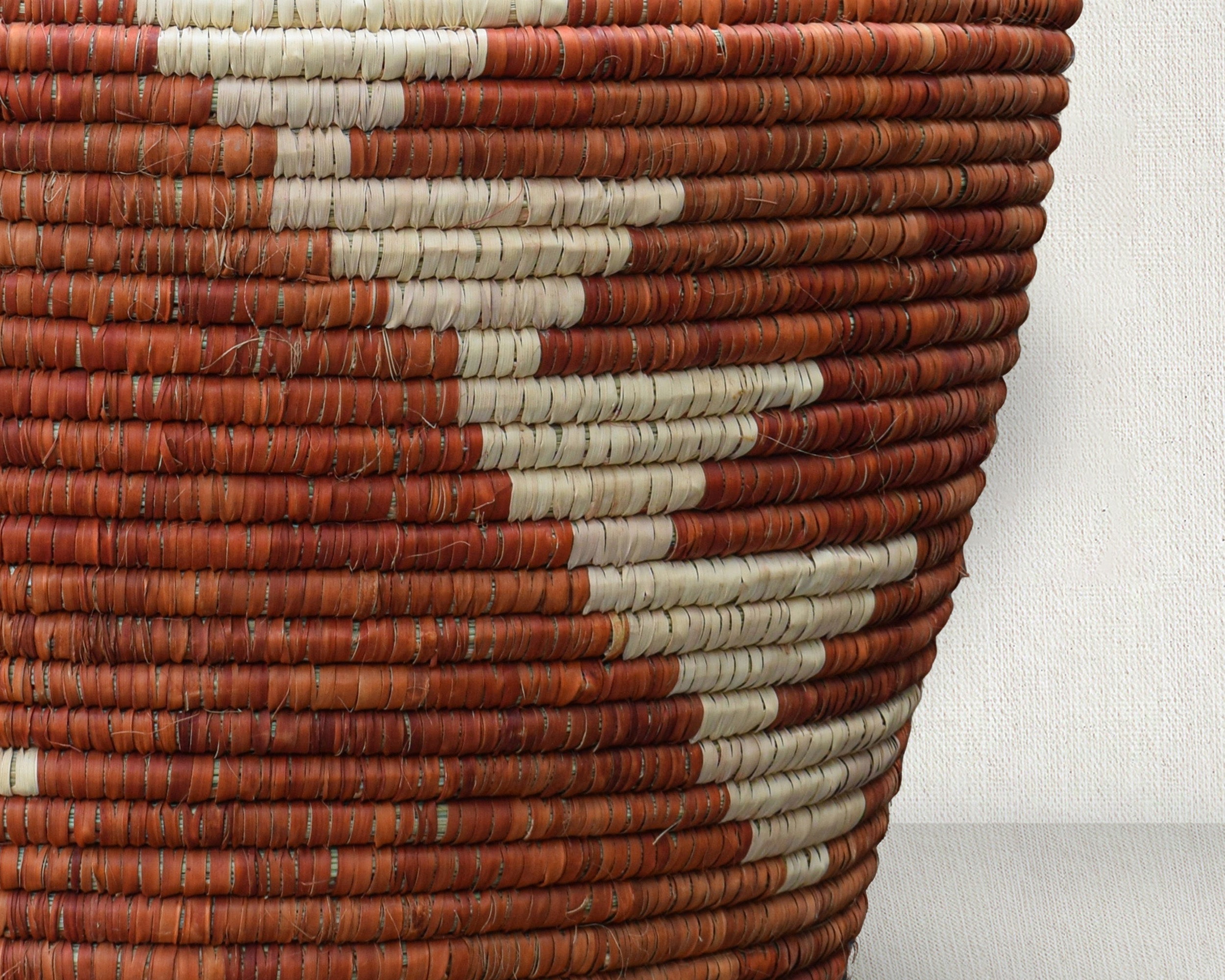 Feather Pattern Potter Vase