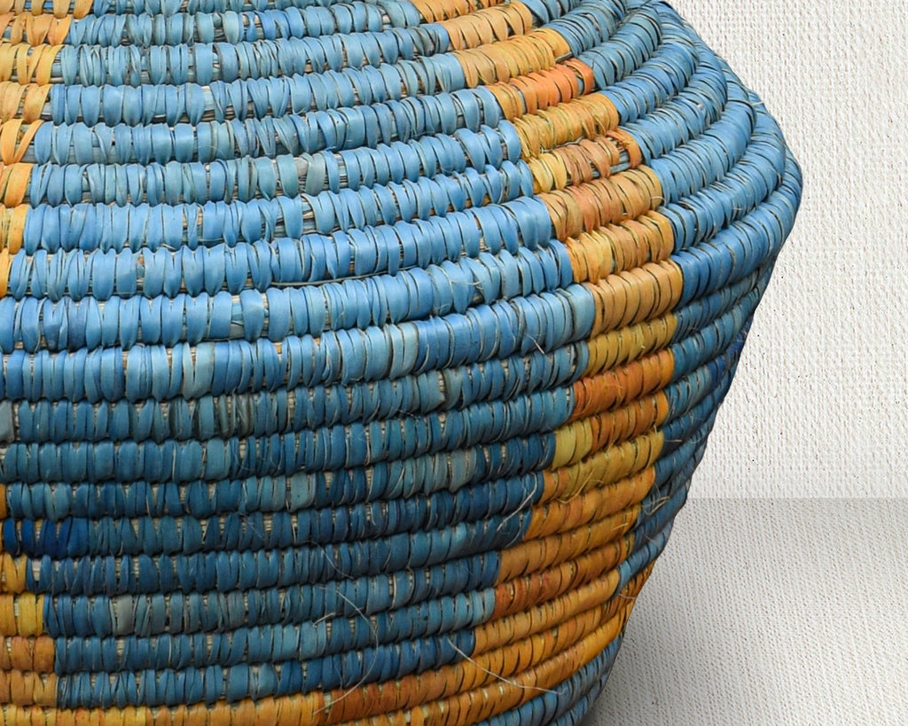 Periwinkle Amber Potter Vase
