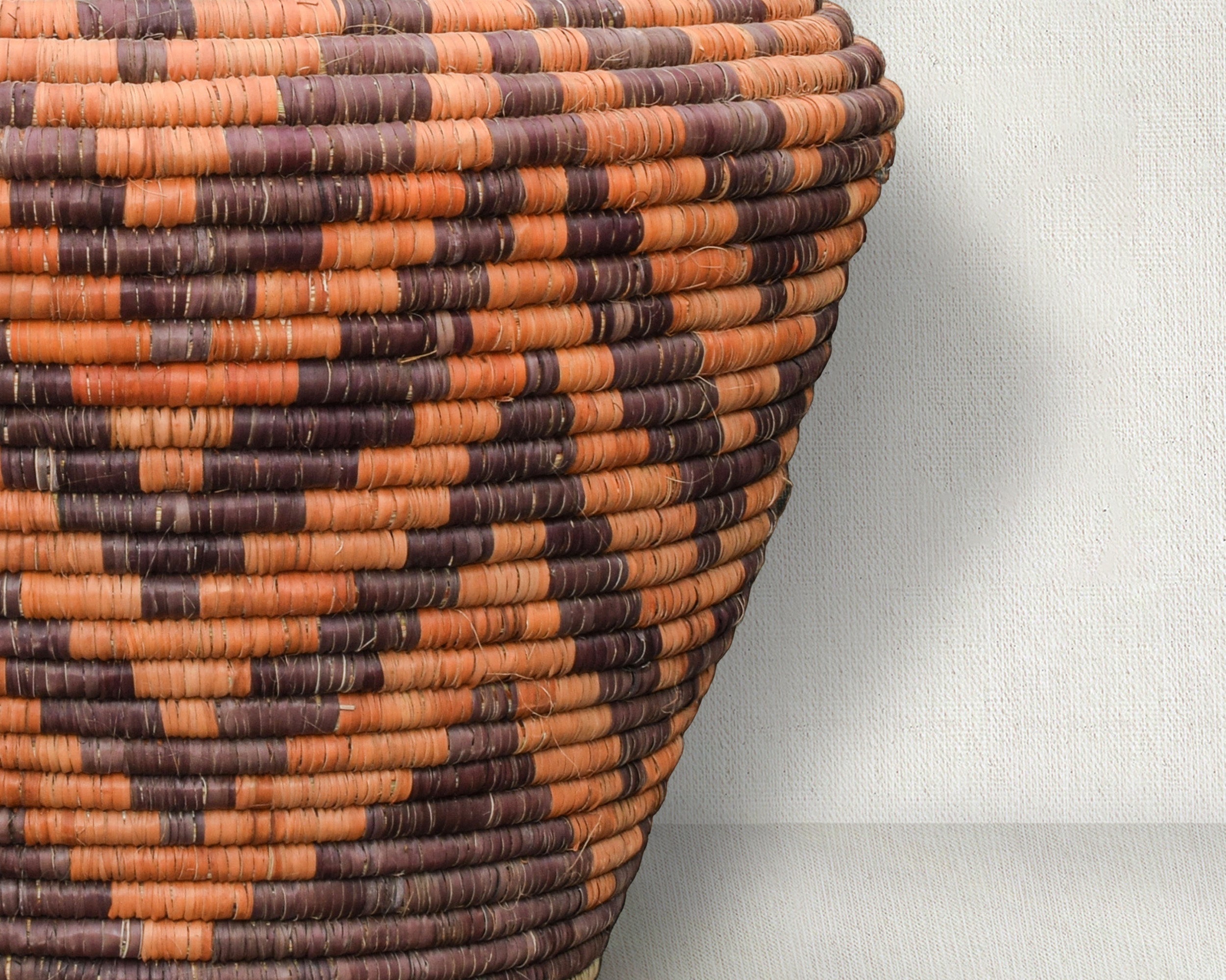 Dense Arrow Potter Vase