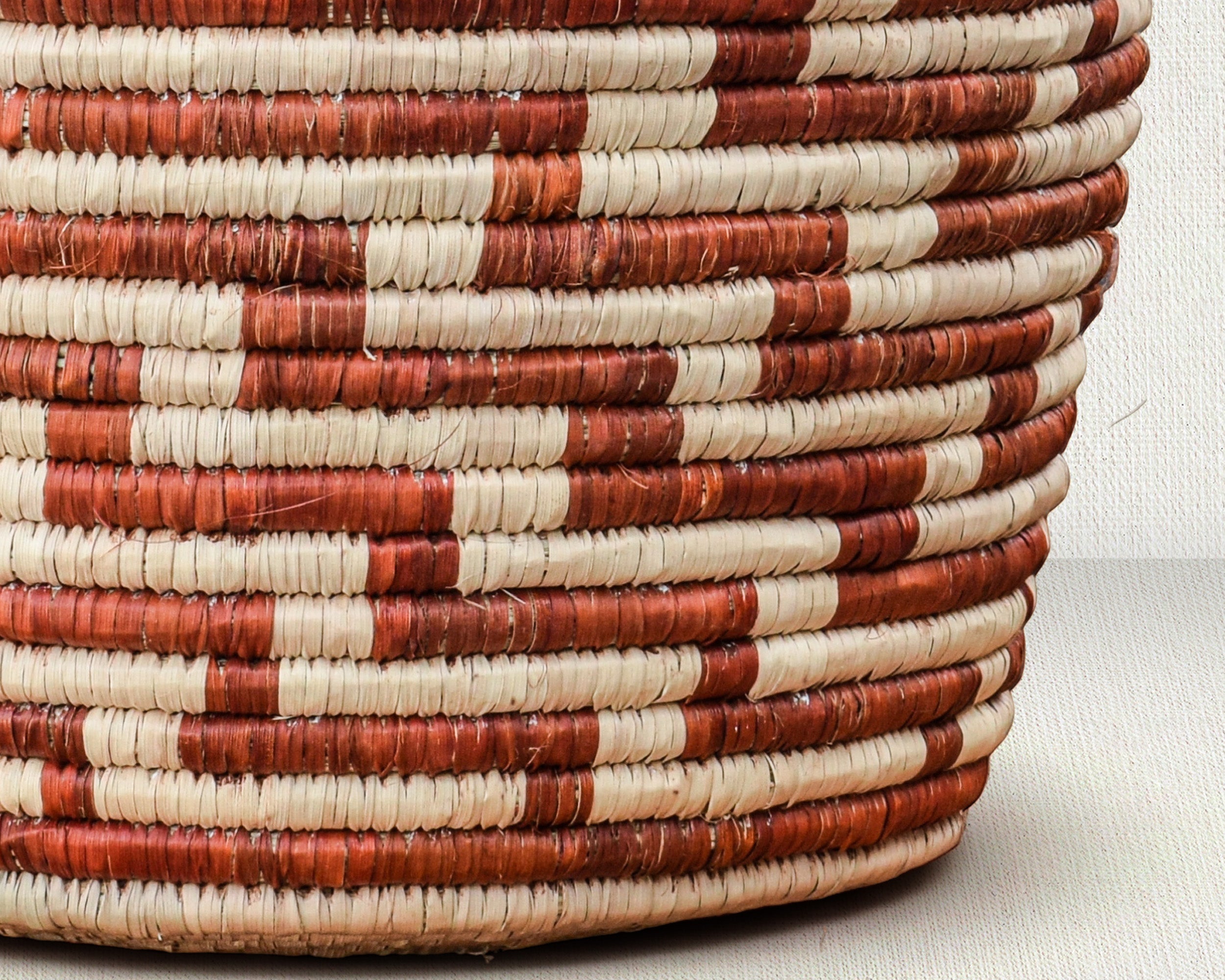 Figure Ground Planter Basket