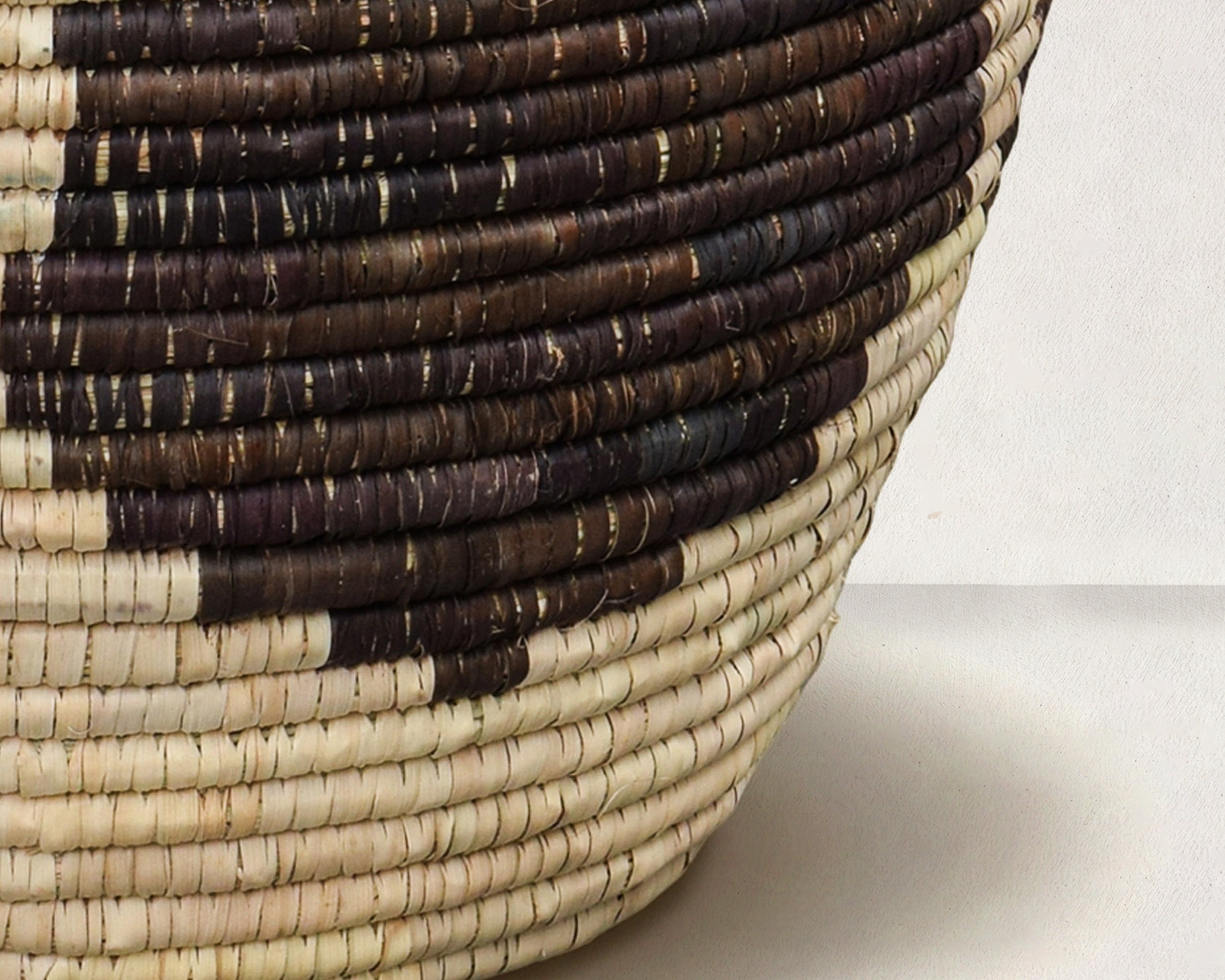 Drowning Leaf Planter Basket