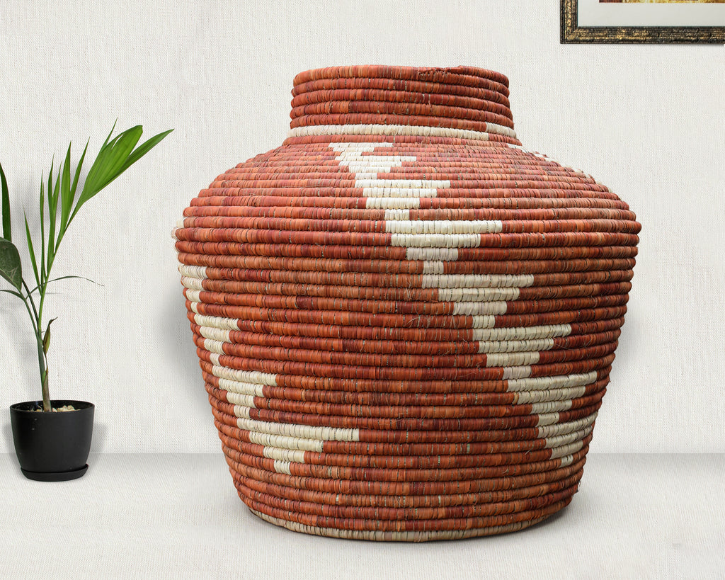 Feather Pattern Potter Vase