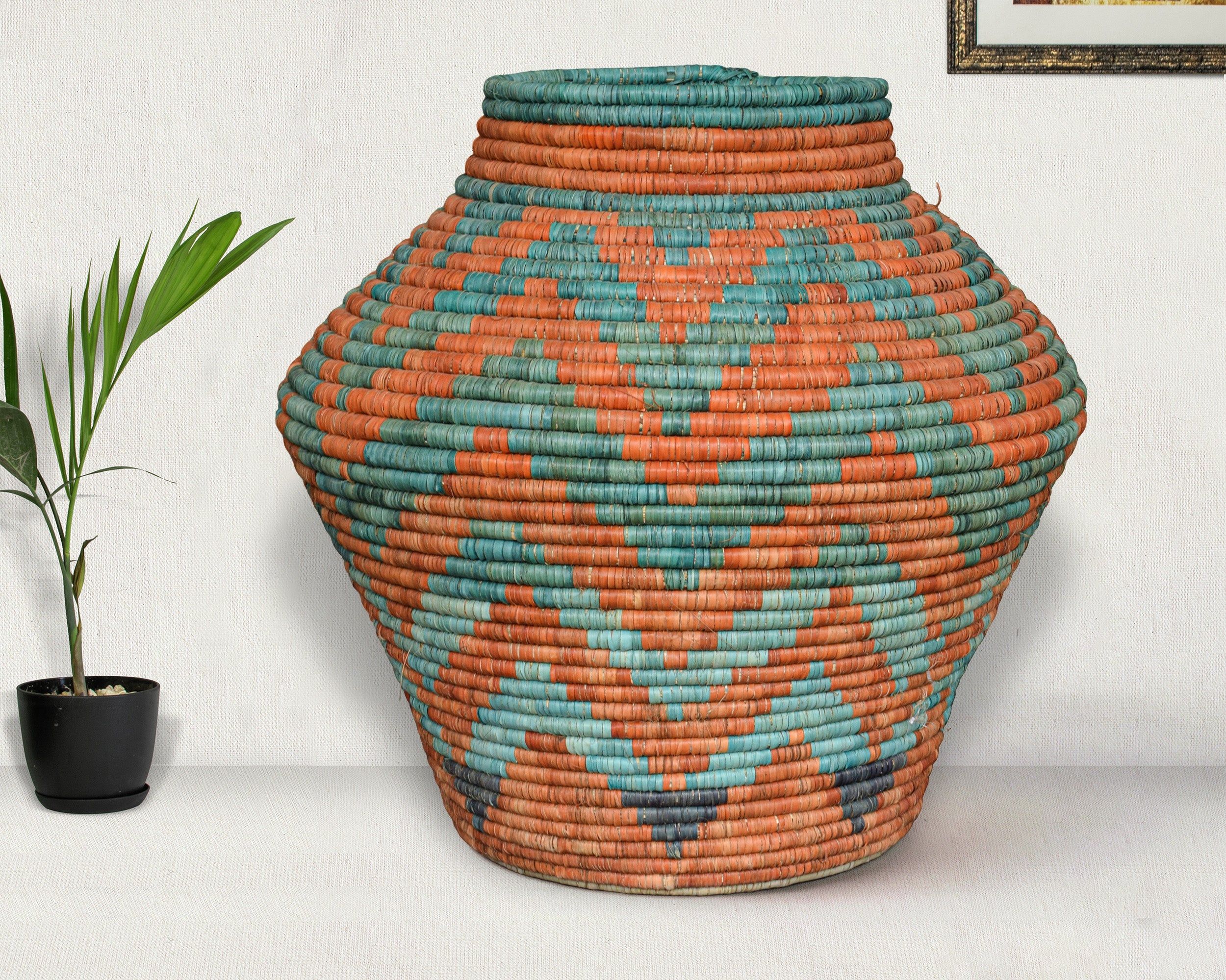 Equal Diamond Potter Vase