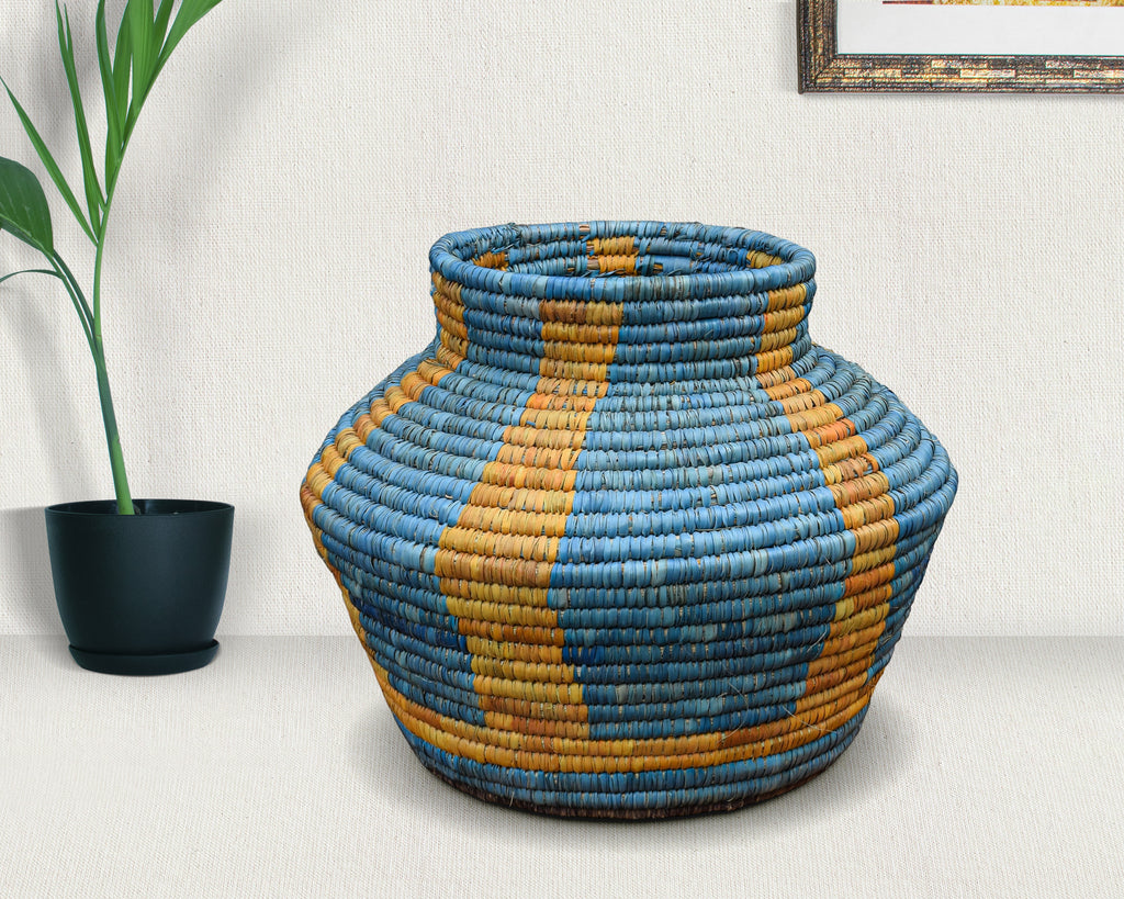 Periwinkle Amber Potter Vase