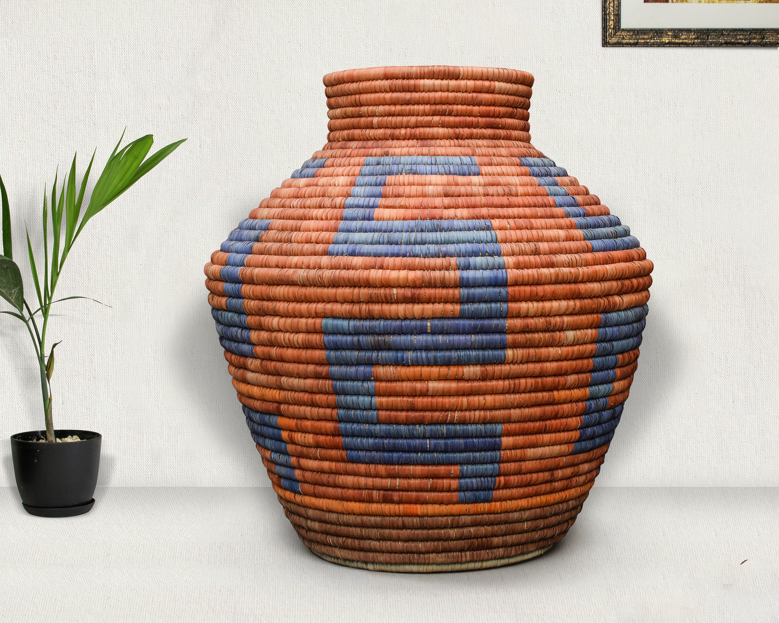 Periwinkle Diamond Potter Vase
