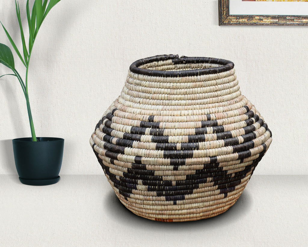Diamond Frame Japandi Potter Vase