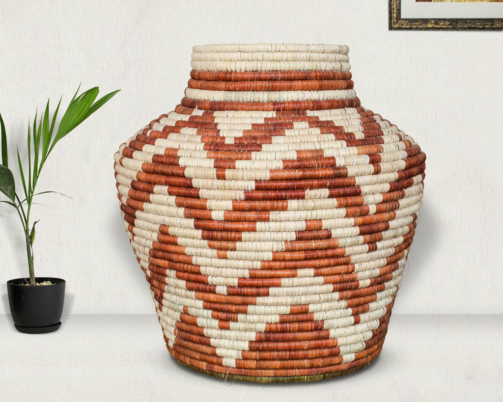 Cream Terracotta Diamond Potter Vase