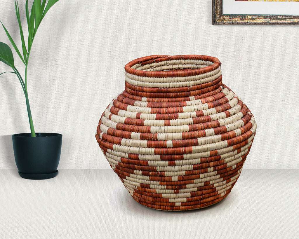 Terracotta Diamond Potter Vase II
