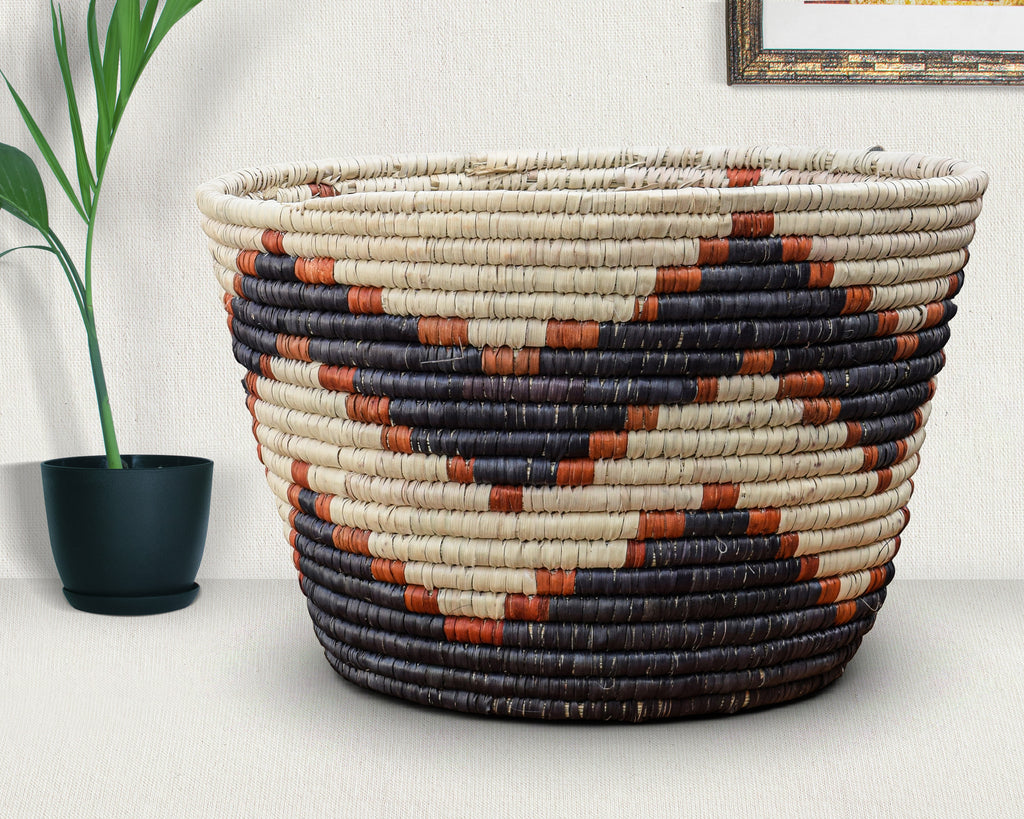 Black & Rust Kingra Planter Basket