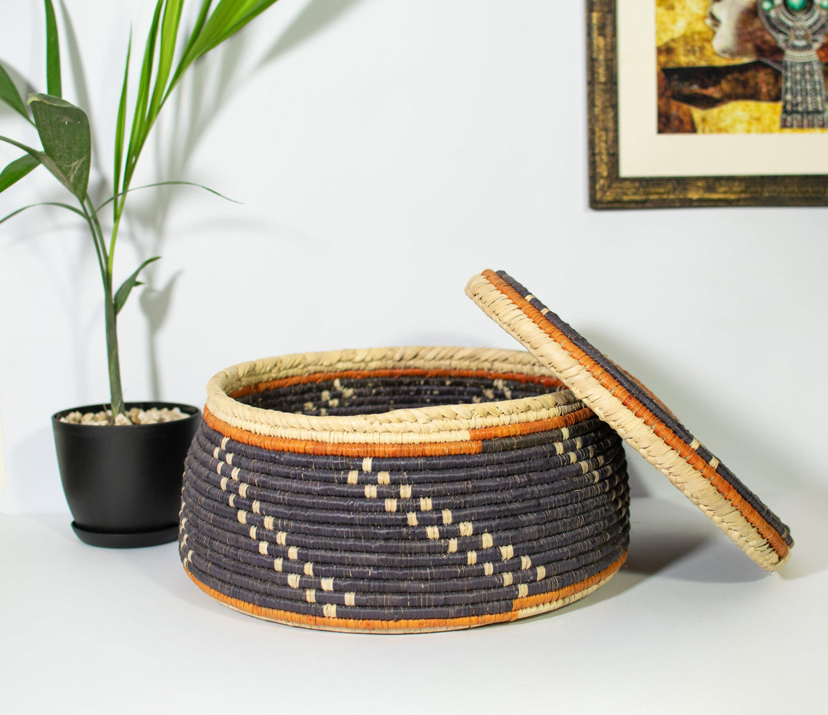 12" Dia Obsidian Swirl Lidded Basket