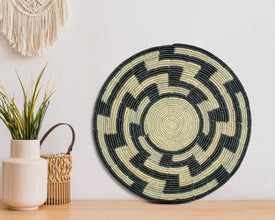 Black Maze Navajo Mat Wall Basket 14-inch