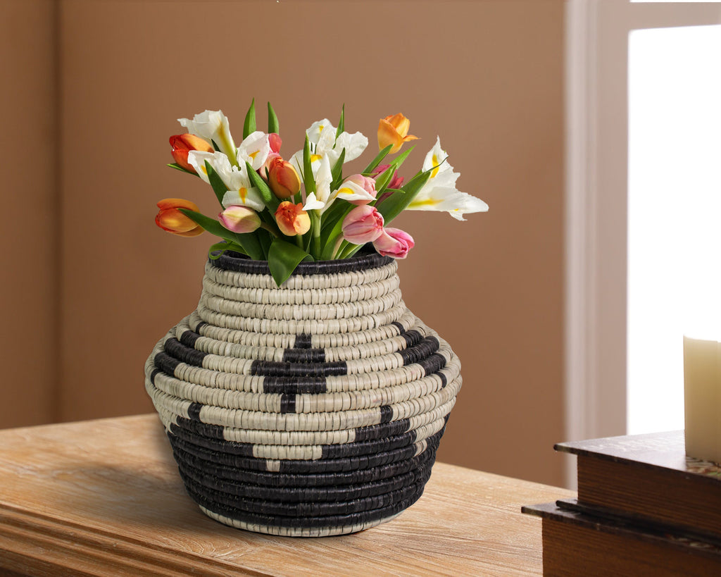 Black Medallion Vintage Potter Basket - PP-1118-8