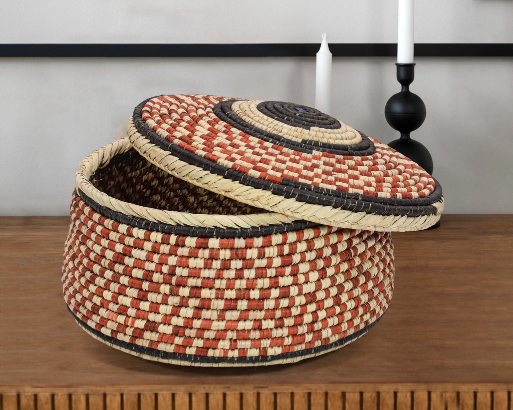 Rust Checker Lidded Basket