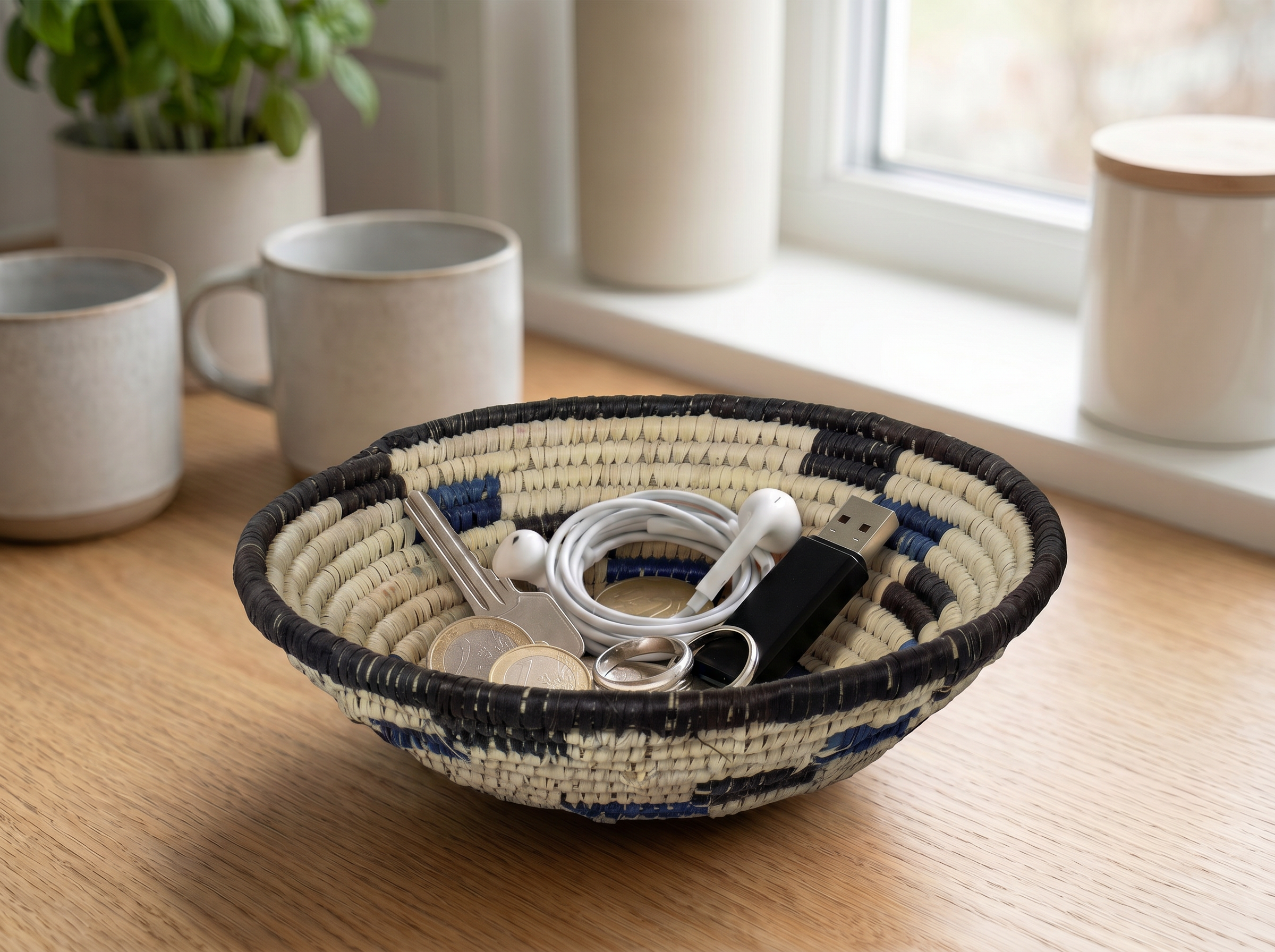 Black Staircase Bowl Basket