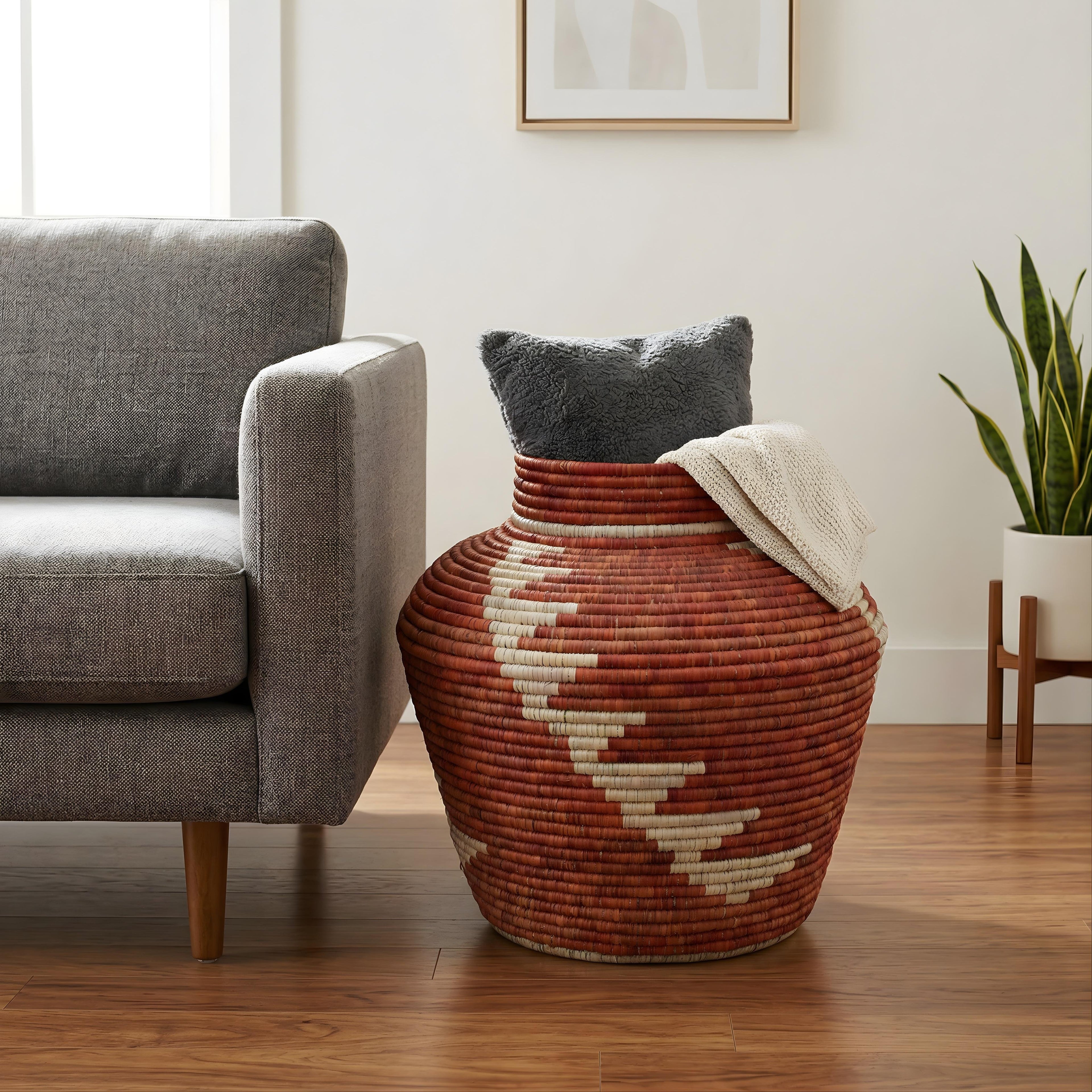 Feather Pattern Potter Vase