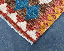 Diamonds Navajo Inspired Hand-Knotted Carpet - 7x5 ft