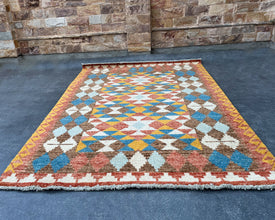 Diamonds Navajo Inspired Hand-Knotted Carpet - 7x5 ft