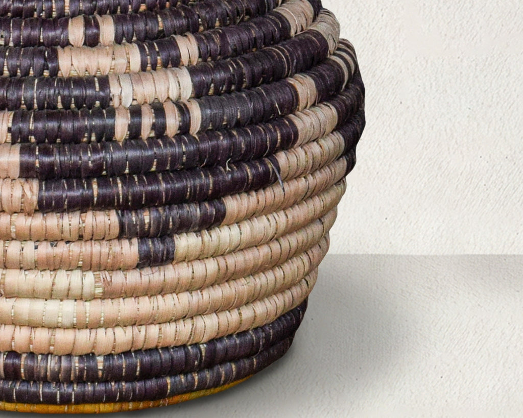 Kingra Hound Coiled Vase