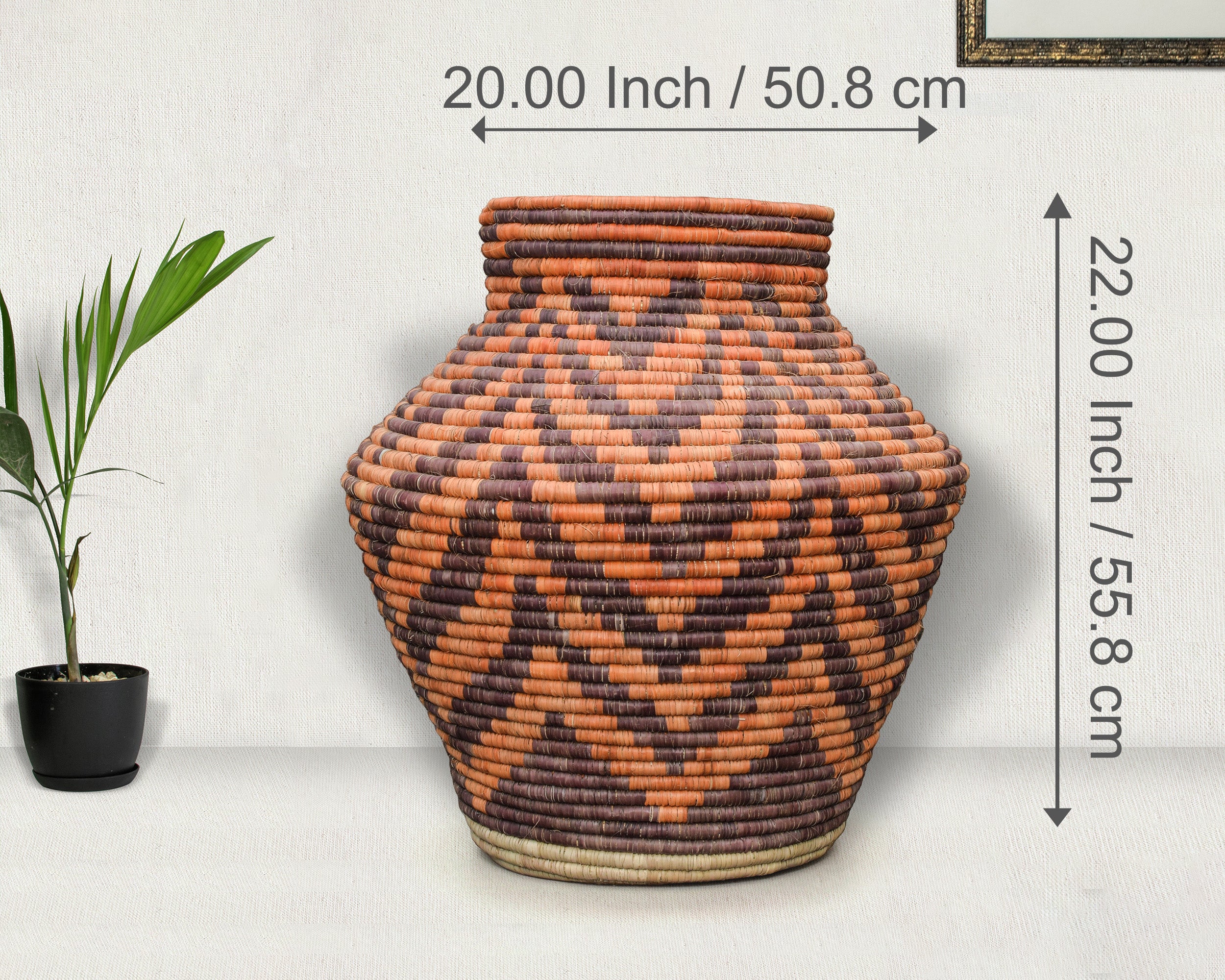 Dense Arrow Potter Vase