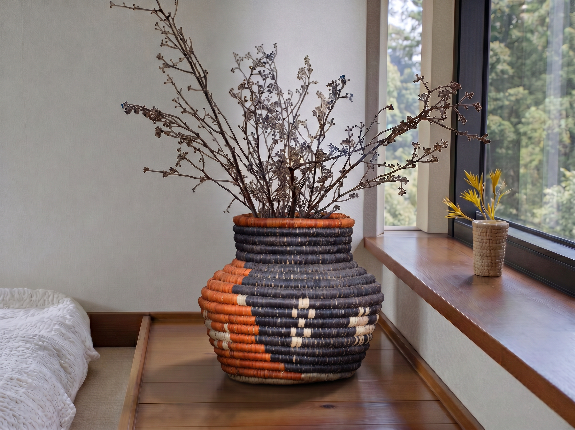 Day & Night Coiled Vase