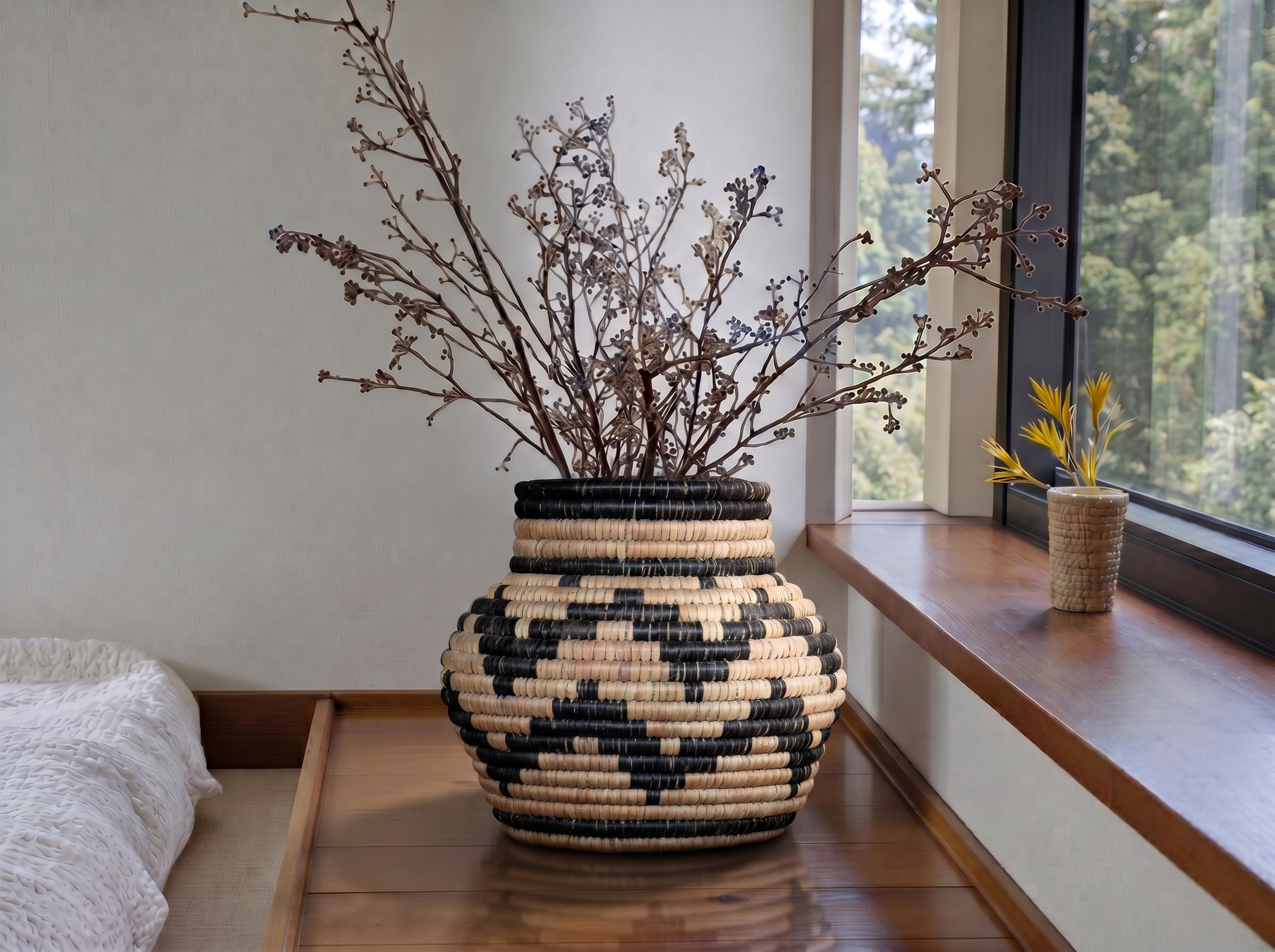 Black Waves Coiled Vase