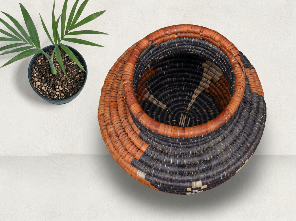Day & Night Coiled Vase