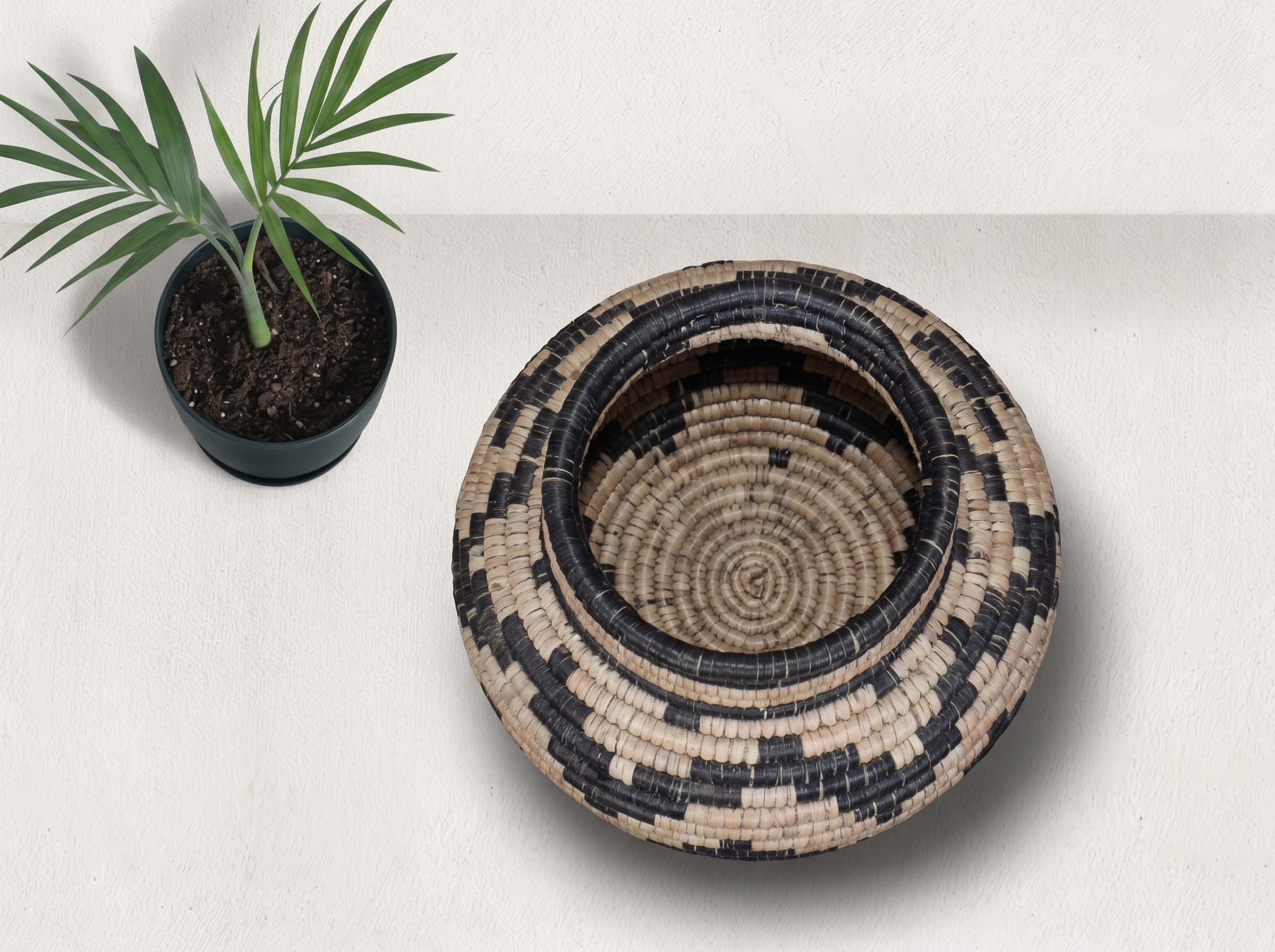 Black Waves Coiled Vase