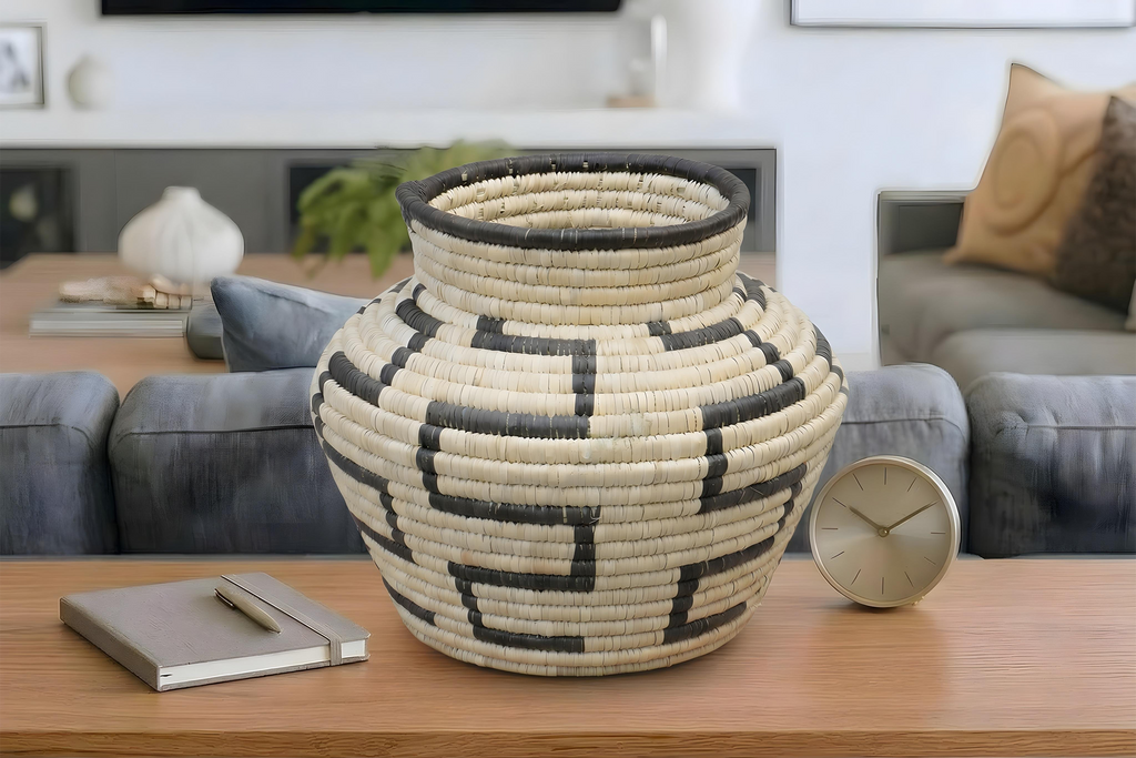 Maze Step Potter Vase