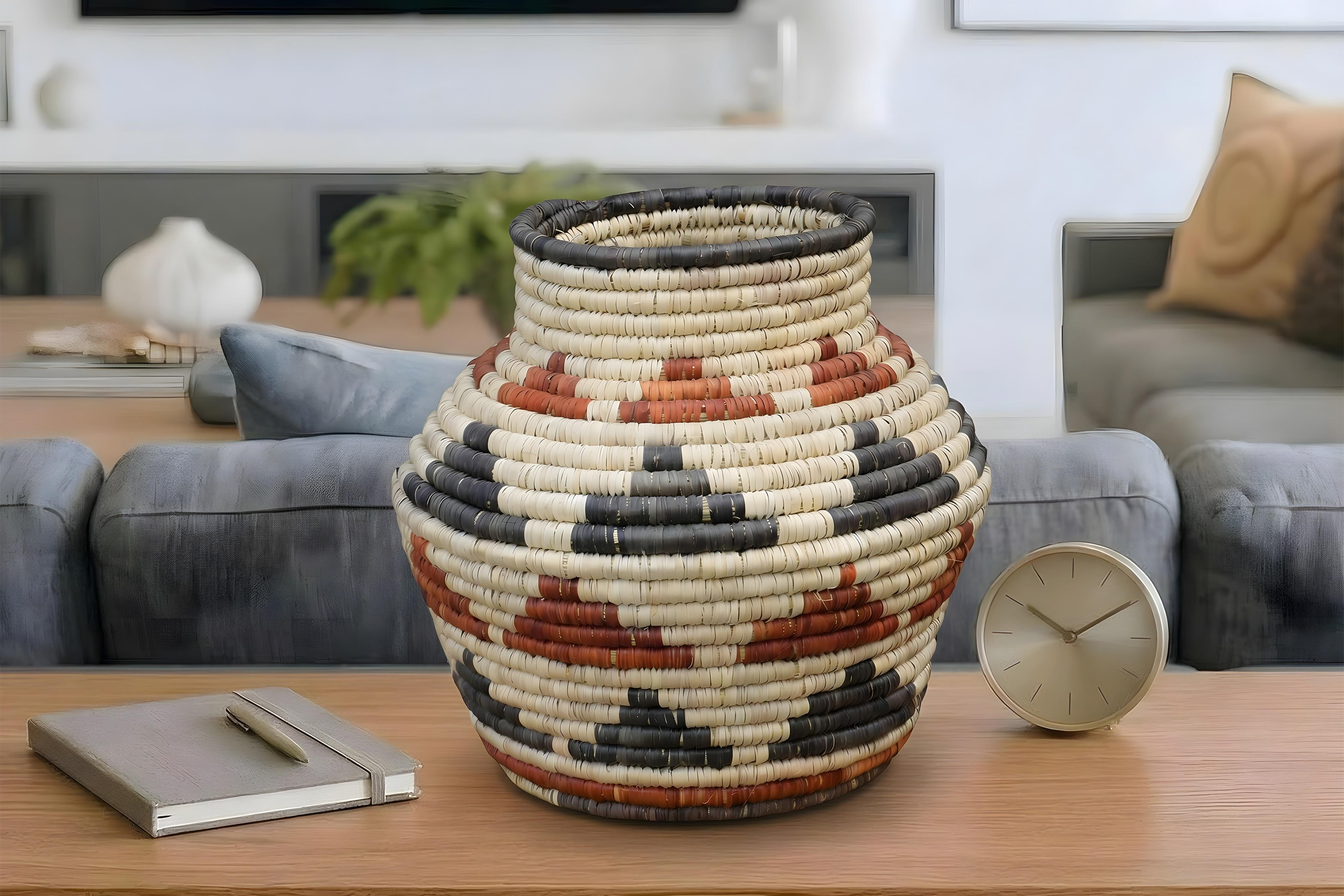 Zoned Diamond Potter Vase
