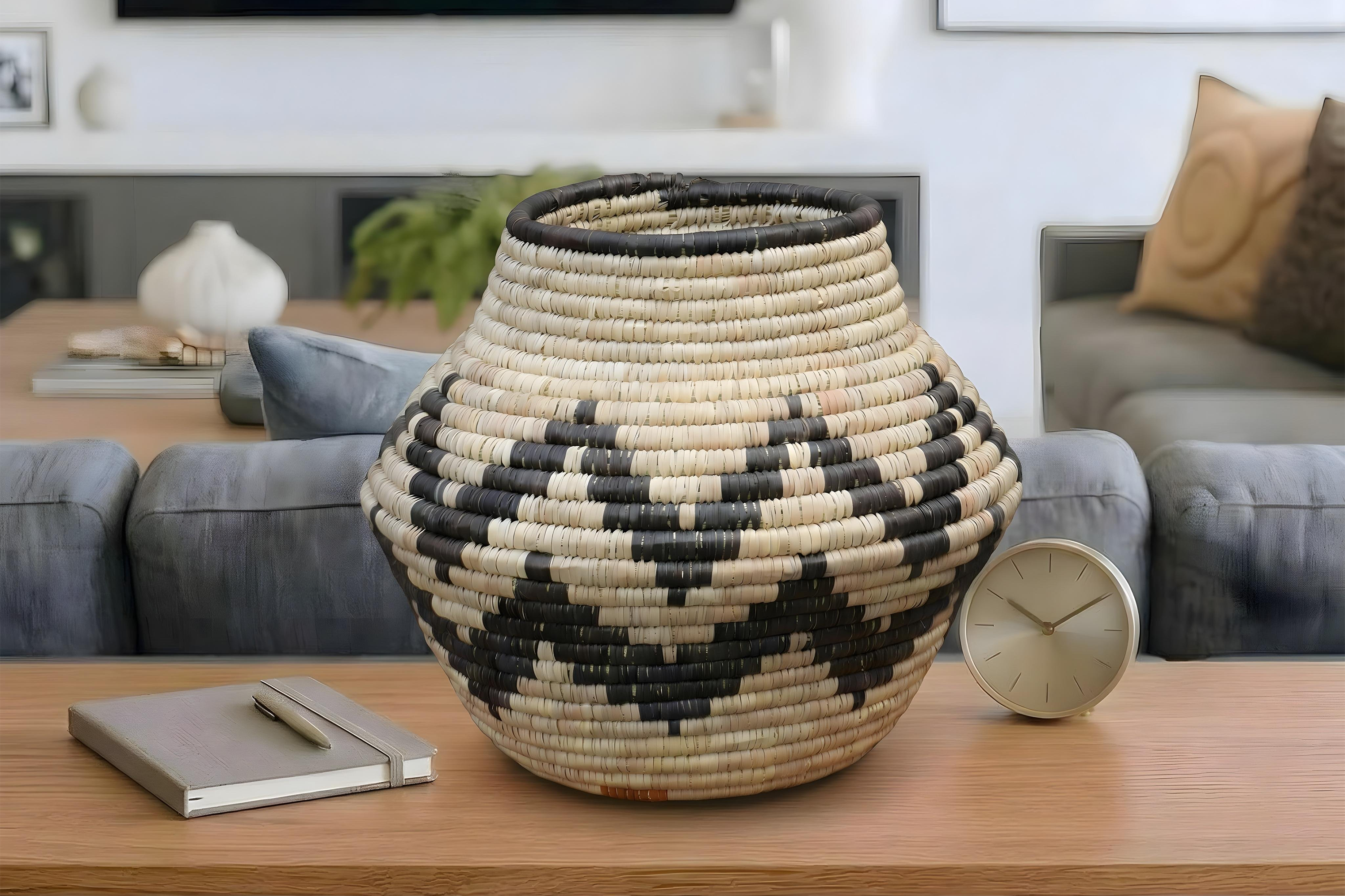 Diamond Frame Japandi Potter Vase