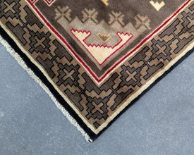 Two Grey Hills Navajo Inspired Hand-Knotted Carpet - 5x3 ft