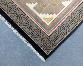 Two Grey Hills Navajo Inspired Hand-Knotted Carpet - 6x4 ft