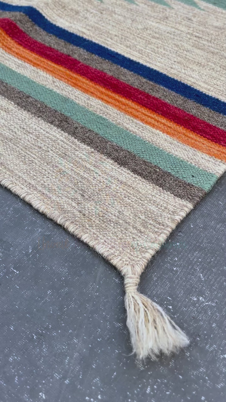 5x7ft Handwoven Dhurrie Rug, Large Soft Wool Flatweave Rug, Southwestern Tribal Area Rug, Perfect for Living Room & Bedroom