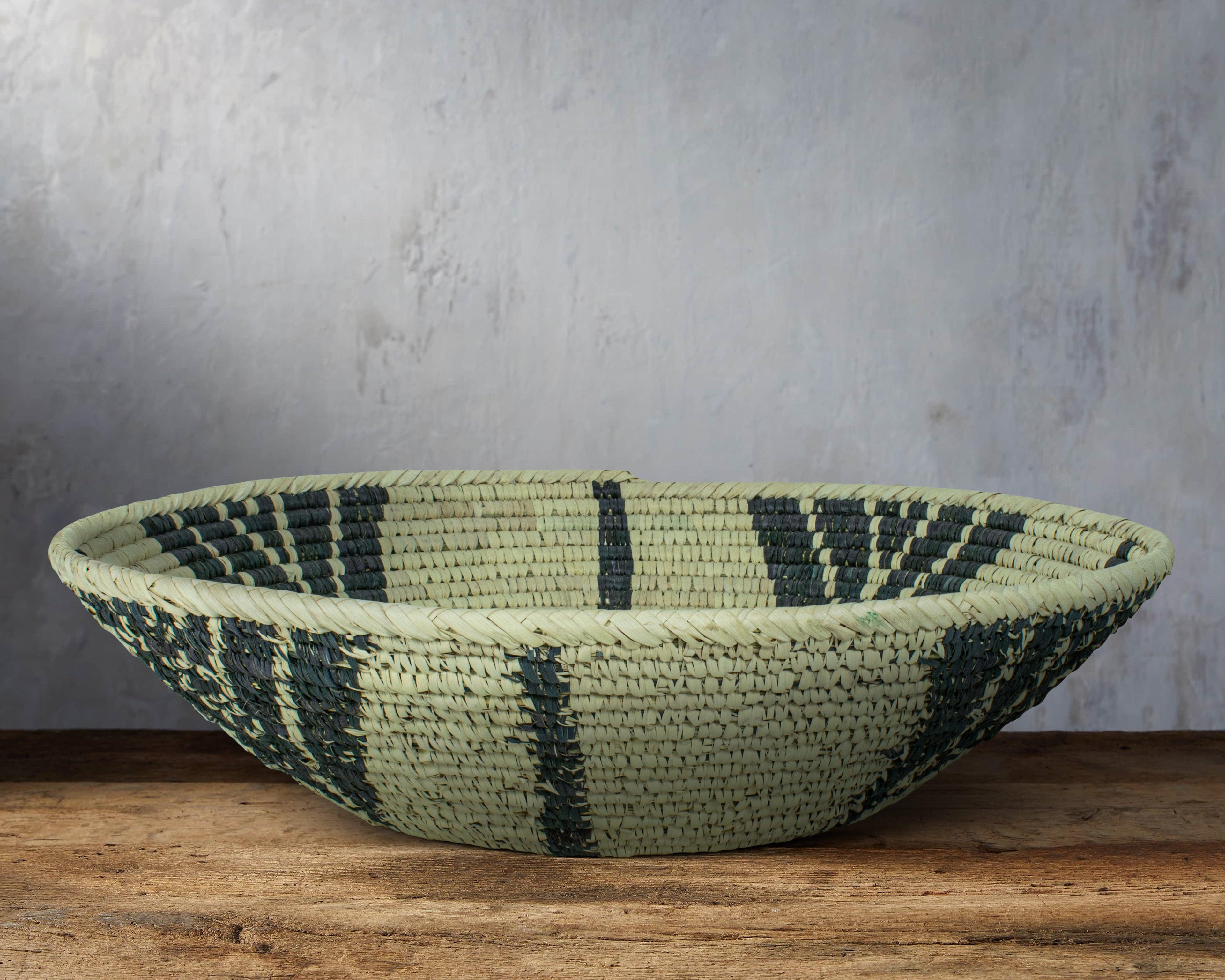 Midnight Bloom Deep Bowl 18-inch DB-729-18