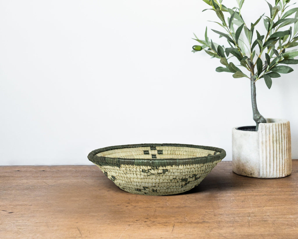 Punctate Round White Bowl Basket 8-inch LBW-451-7